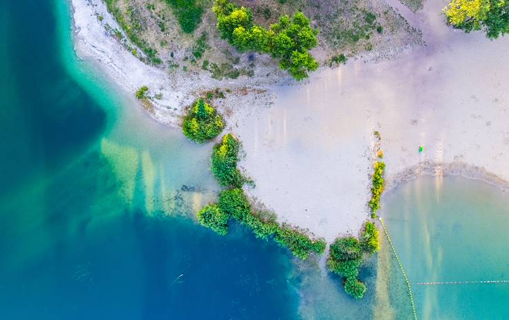 Lagoon and beach © Wojciech/stock.adobe.com