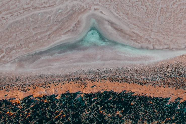 Lake Amadeus - Northern Territory - Australia © Lucy Laucht