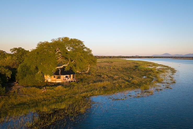 Luxury Lodge - Zambia © Kuthengo Camp