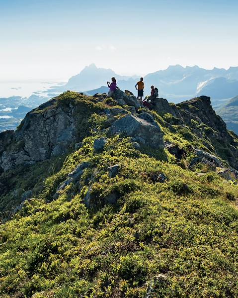 Itinerary Nyvager - Reine - Nusfjord - Henningsvaer