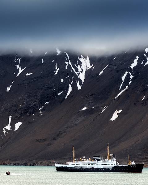 Itinerary Bay of the Cross - Ny-Alesund - Seven Islands Archipelago - East coast of the archipelago - Bellsund – Longyearbyen